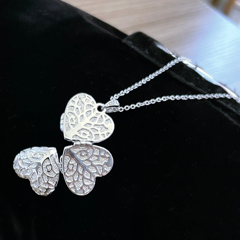 MADREPERLA™ Heart of Clover Fold Necklace